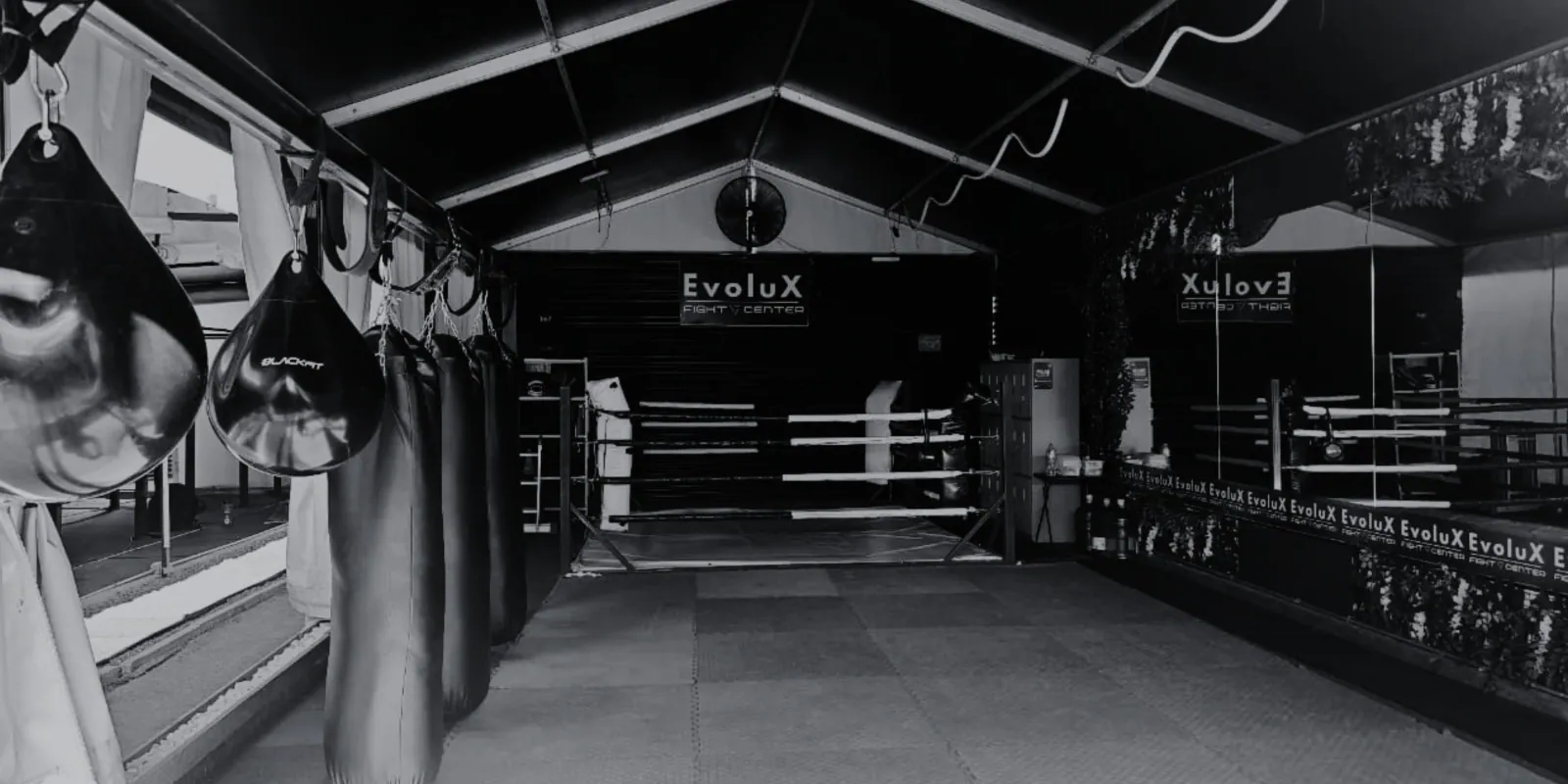Interior de EvoluX Fight Center